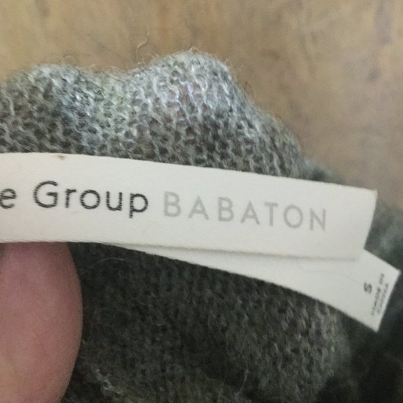 The Group Babaton cowl neck has 25% Alpaca and 10% wool size small - Picture 3 of 7